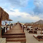 Апартамент Deep Blue Horizon By The Sea